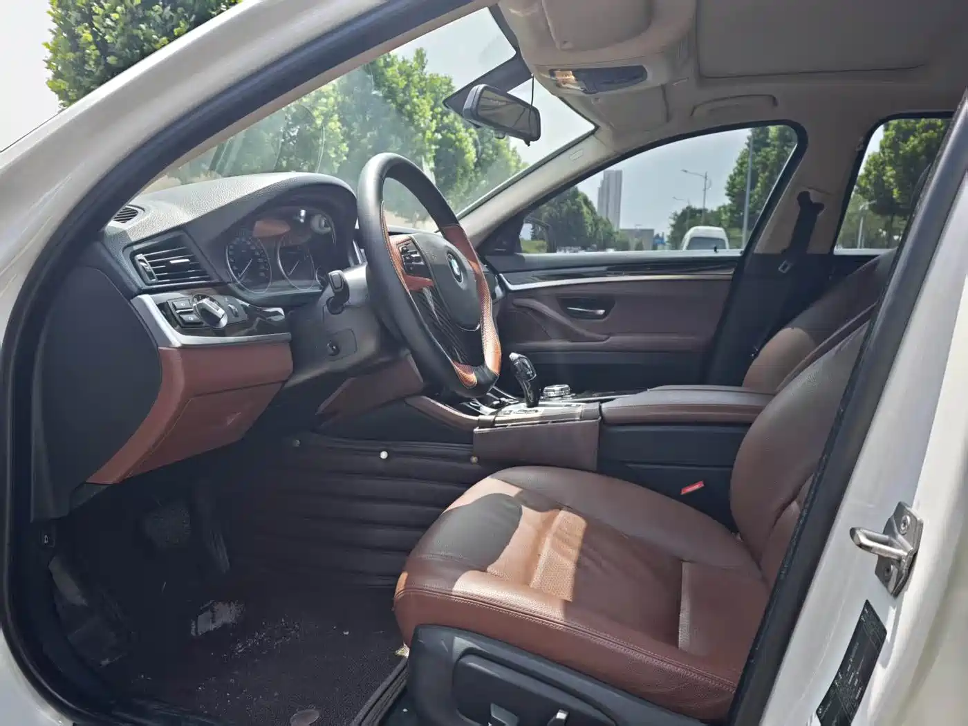 BMW 5 Series 2014 525Li Leading фото 12