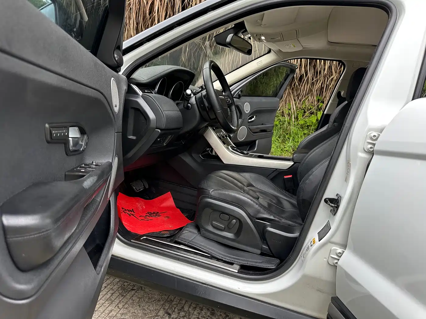 Land Rover Range Rover Evoque (Import) 2014 2.0T 5-door Brilliance Premium фото 27