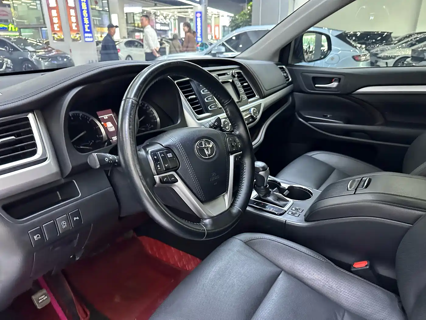 TOYOTA HIGHLANDER