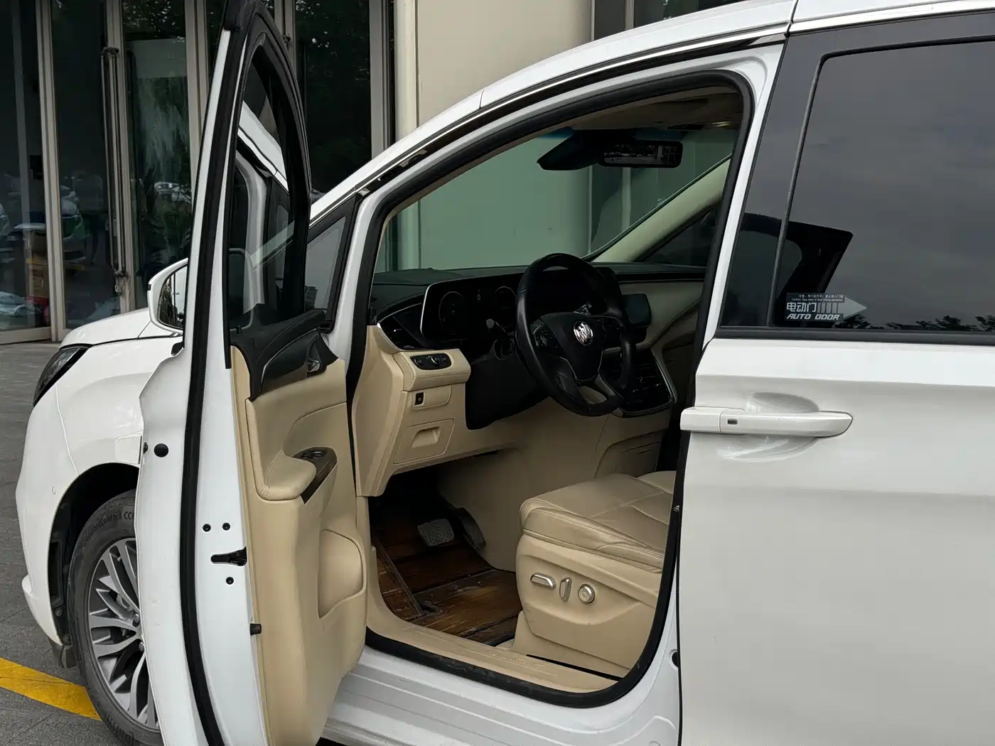 Buick GL8 2022 ES Landmark 653T Smart Luxury фото 9