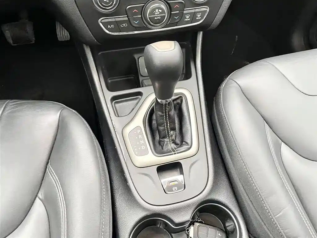 Jeep Cherokee 2016 2016 2.0L Superior Edition