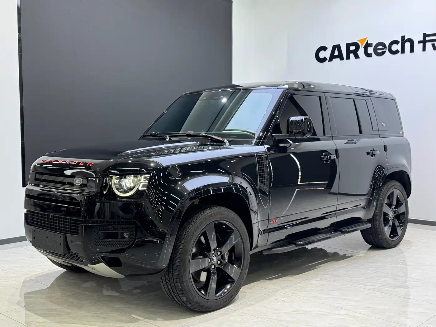 Land Rover Defender 2024 110 5.0T V8