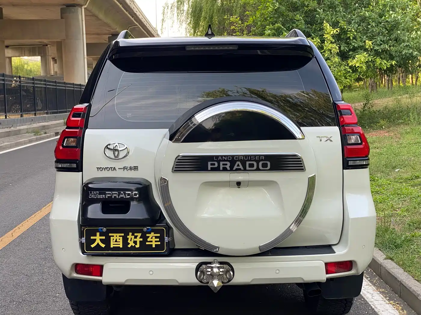 Toyota Prado 2018 3.5L Automatic TX-L Rear-mounted Spare Tire фото 9