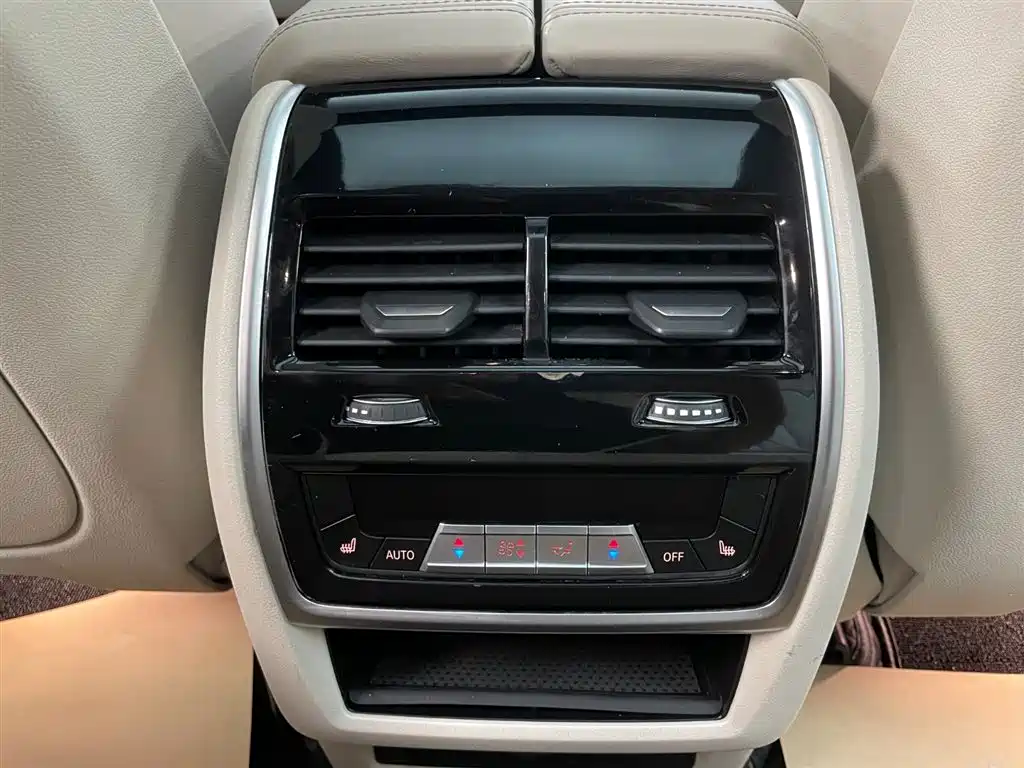 BMW X5 (Import) 2019 xDrive40i Exclusive M Sport Package фото 14