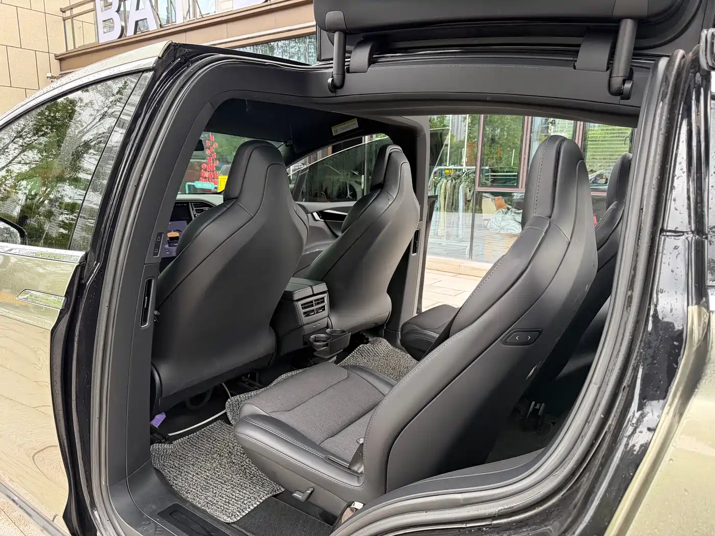 TESLA MODEL X