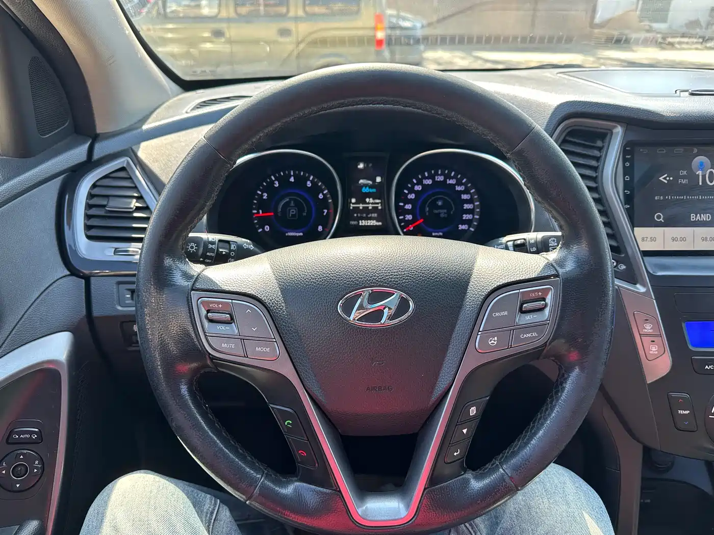 Hyundai Santa Fe 2013 Model 2.4L Automatic 2WD Smart фото 18