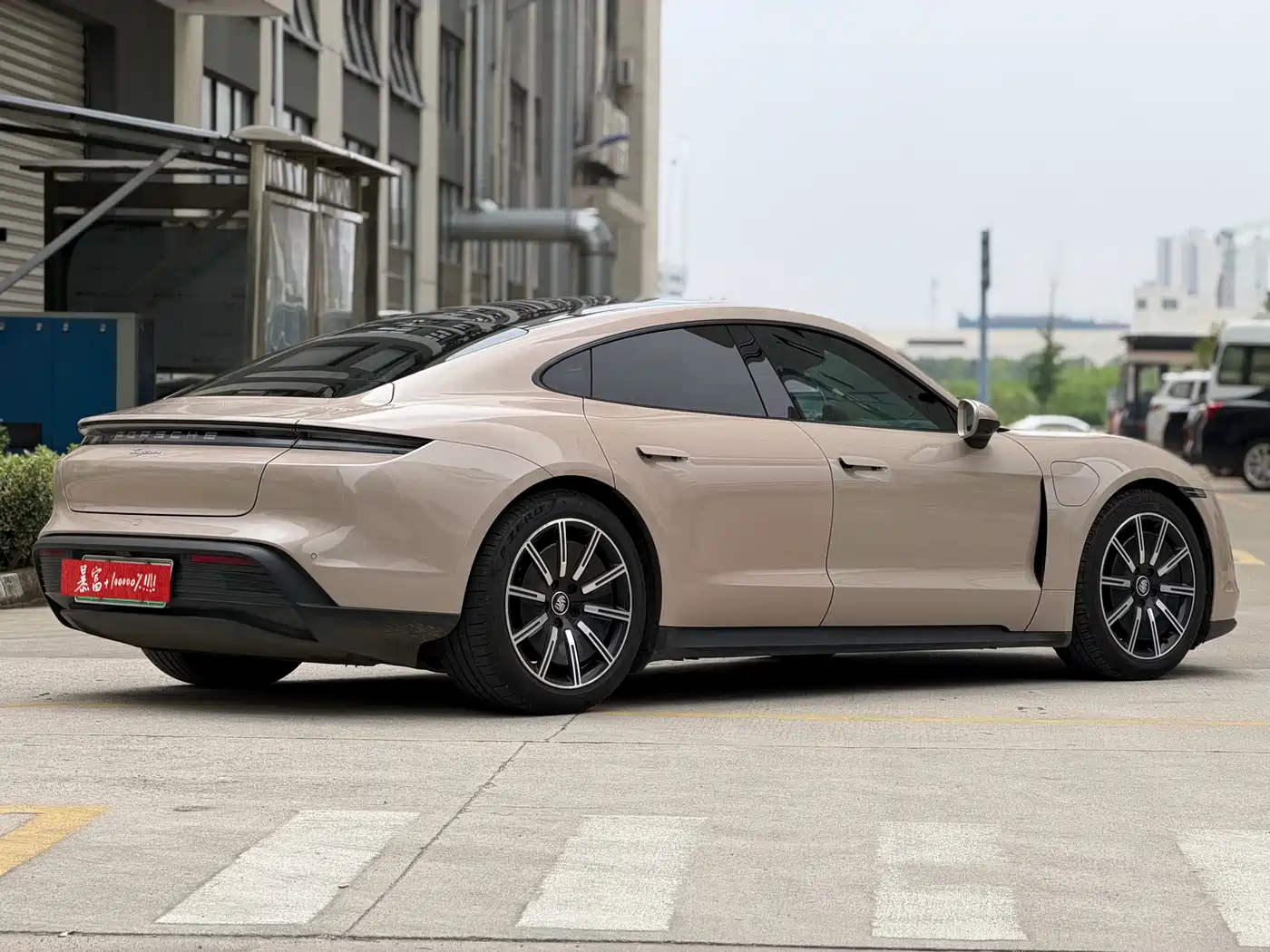Porsche Taycan 2022 Taycan фото 4