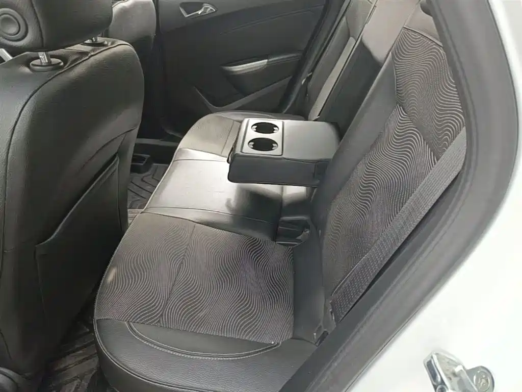 Buick Excelle 2014 XT 1.6L Automatic Fashion фото 17