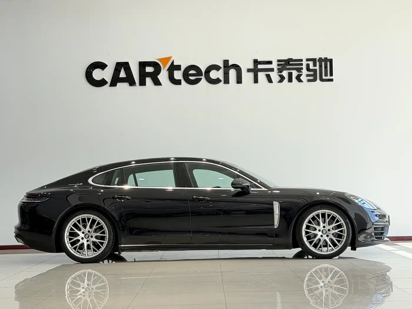 Porsche Panamera 2023 Panamera Executive Long Wheelbase 2.9T фото 4