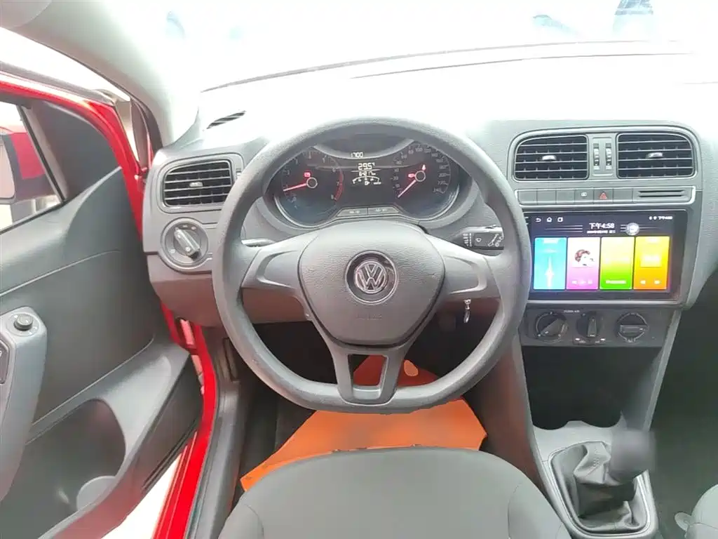 Volkswagen Polo 2016 1.4L Manual Trend фото 11