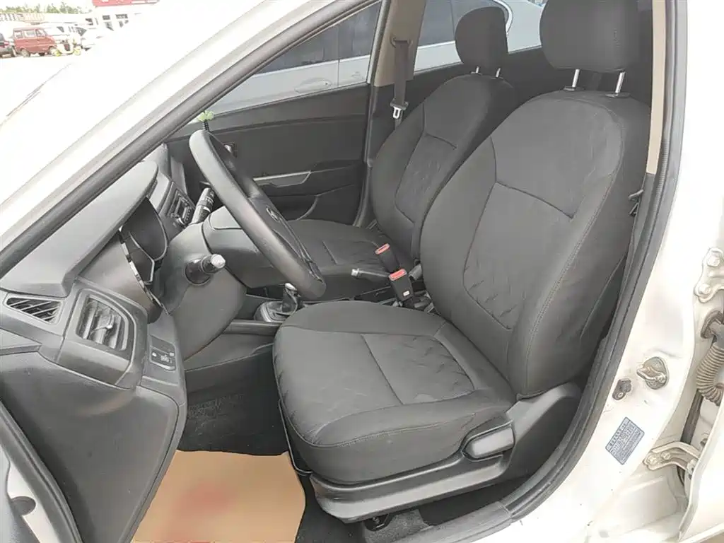 Kia K2 2015 Sedan 1.4L MT GLS фото 11