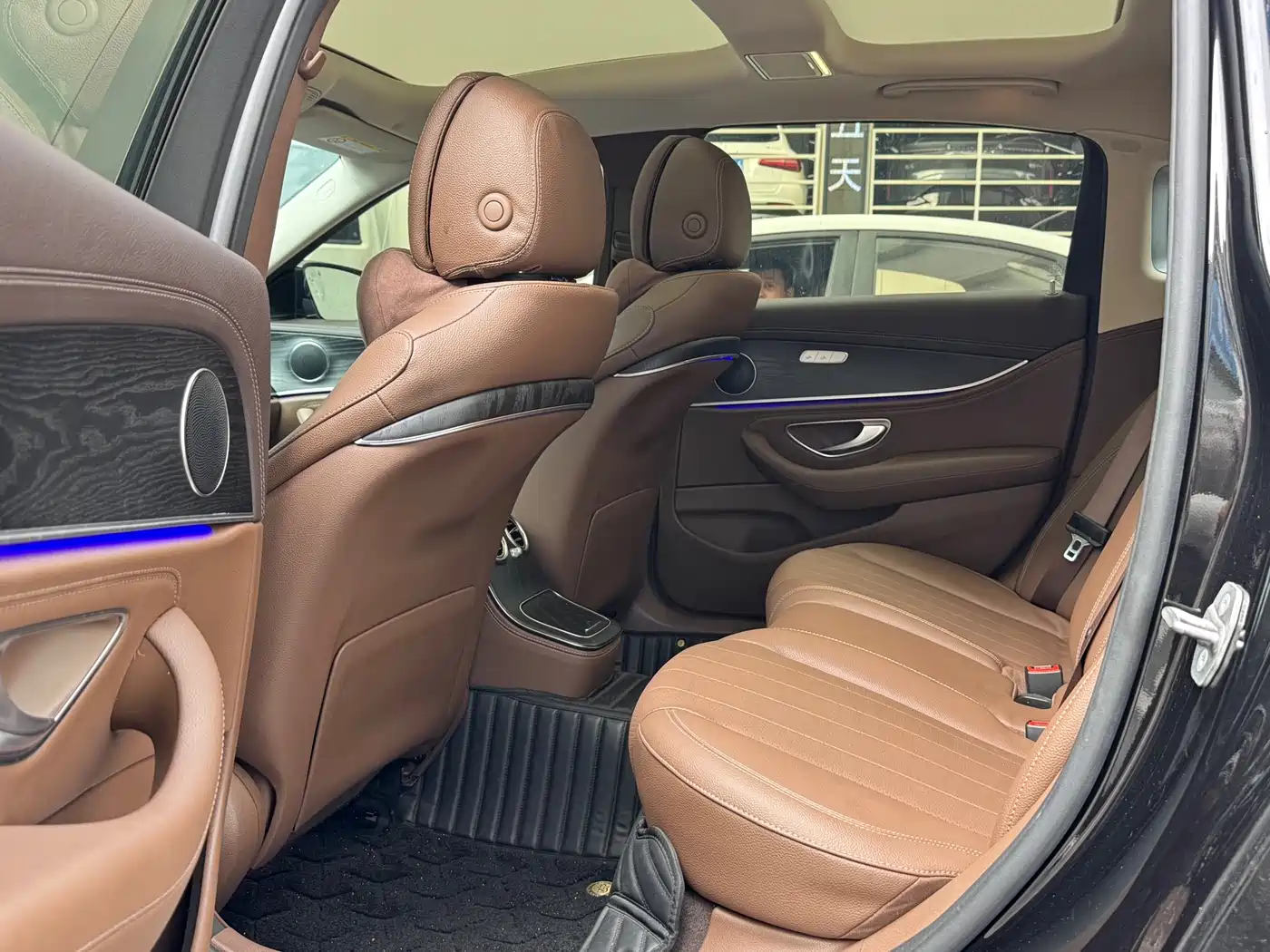 Mercedes-Benz E-Class 2023 E 260 L фото 31