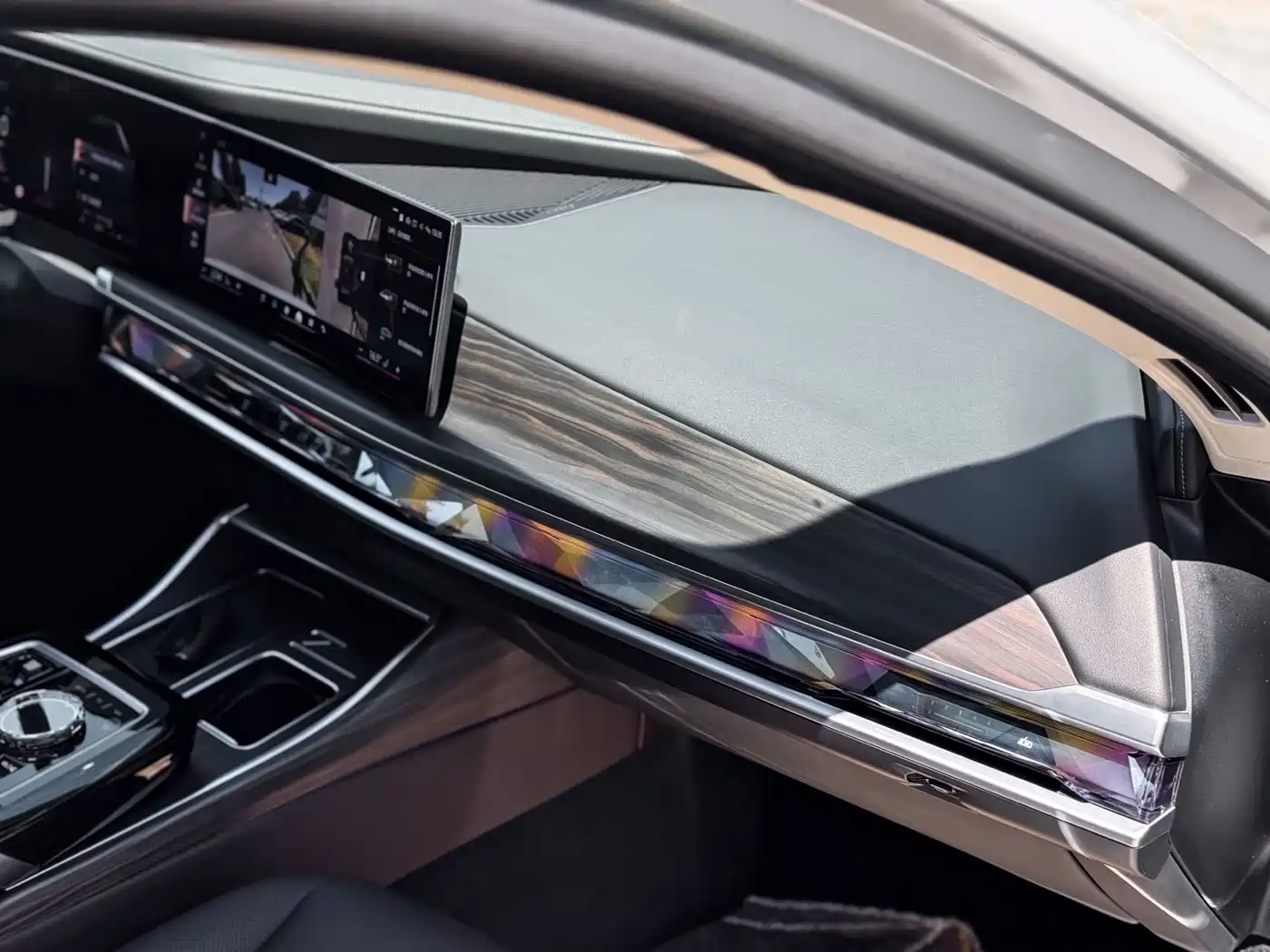 BMW 7 Series 2023 Model 735Li Luxury Package фото 4