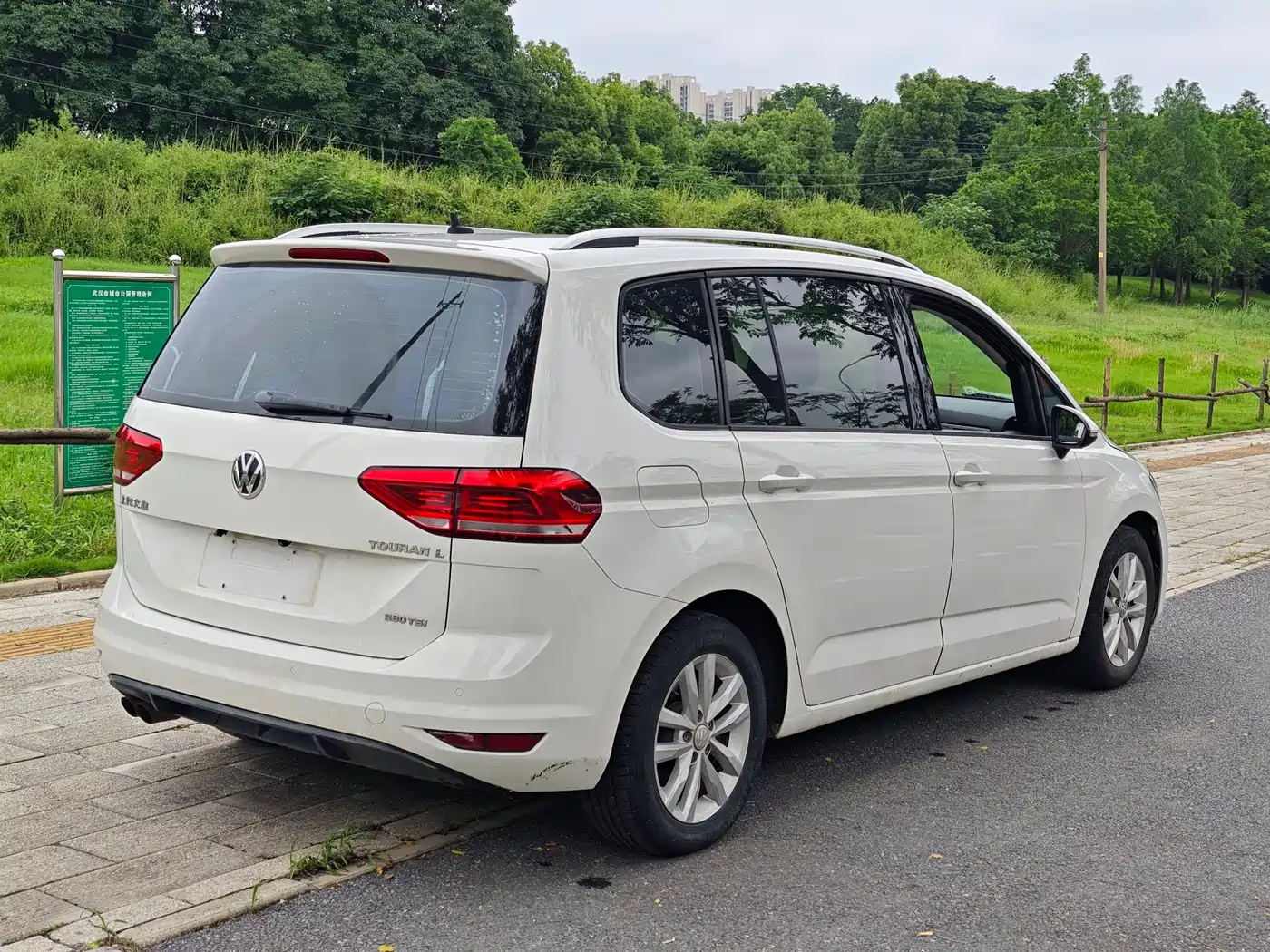 Volkswagen Touran 2016 Touran L 280TSI DSG Comfortline фото 7