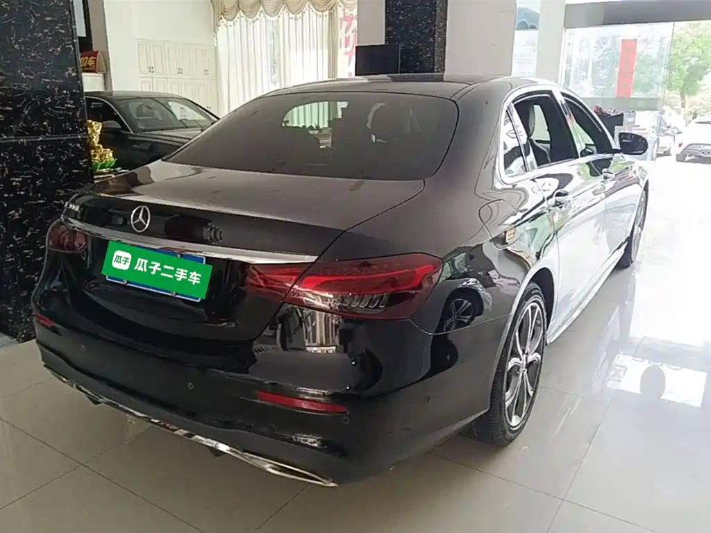 MERCEDES-BENZ E-CLASS