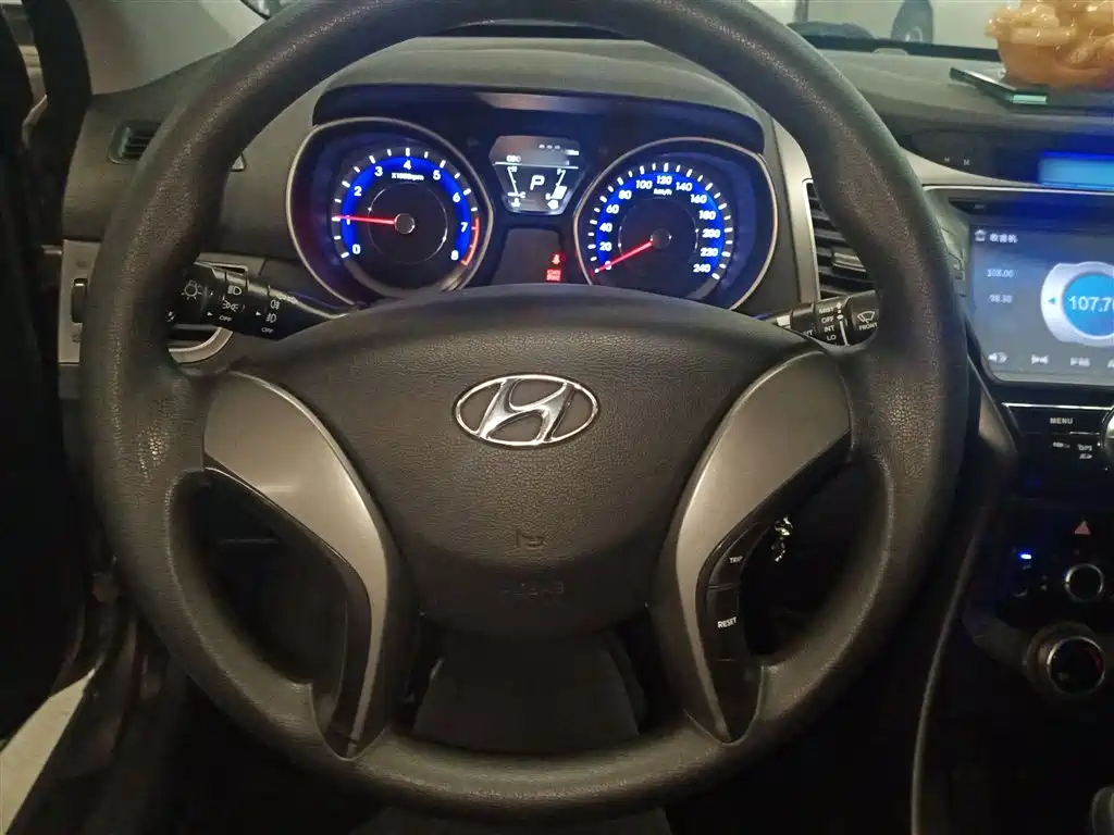 Hyundai Langdong 2012 1.6L Automatic Fashion фото 11
