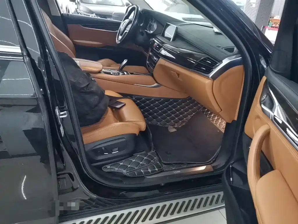 BMW X6 2018 xDrive28i фото 11
