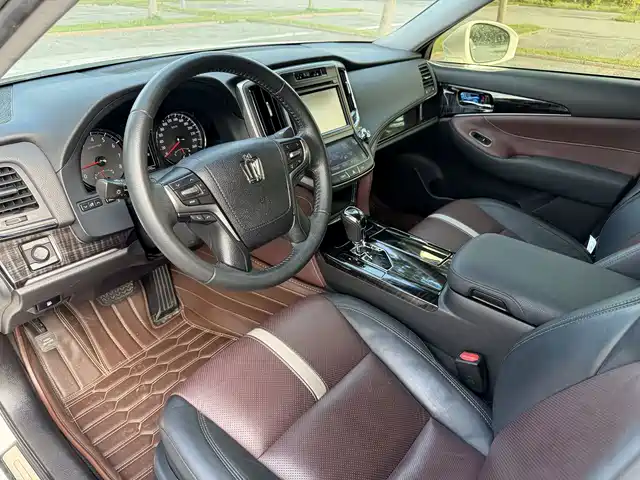 Toyota Crown 2015 2.0T Fashion — фото 4