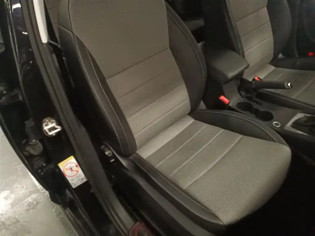 Škoda Octavia 2016 1.6L Automatic Pioneer Edition фото 25