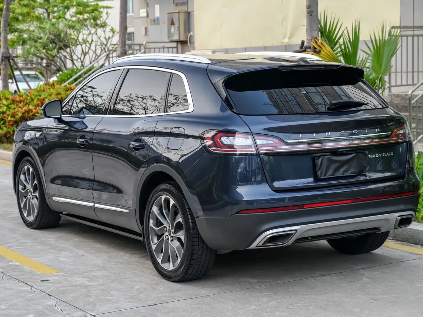 Lincoln Nautilus 2021 2.0T AWD Exclusive Edition фото 3