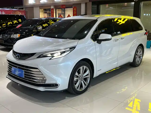 Toyota Sienna 2.5L, гибрид, Премиум