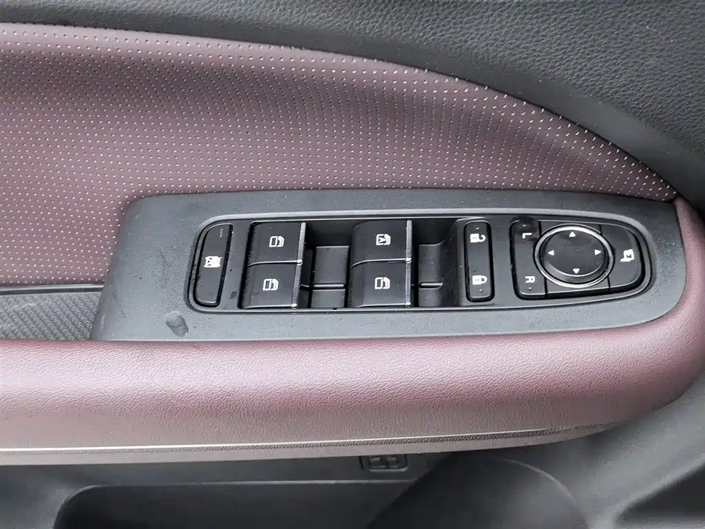 GAC Trumpchi Trumpchi M6 2023 PRO 270T DCT Luxury Edition фото 9