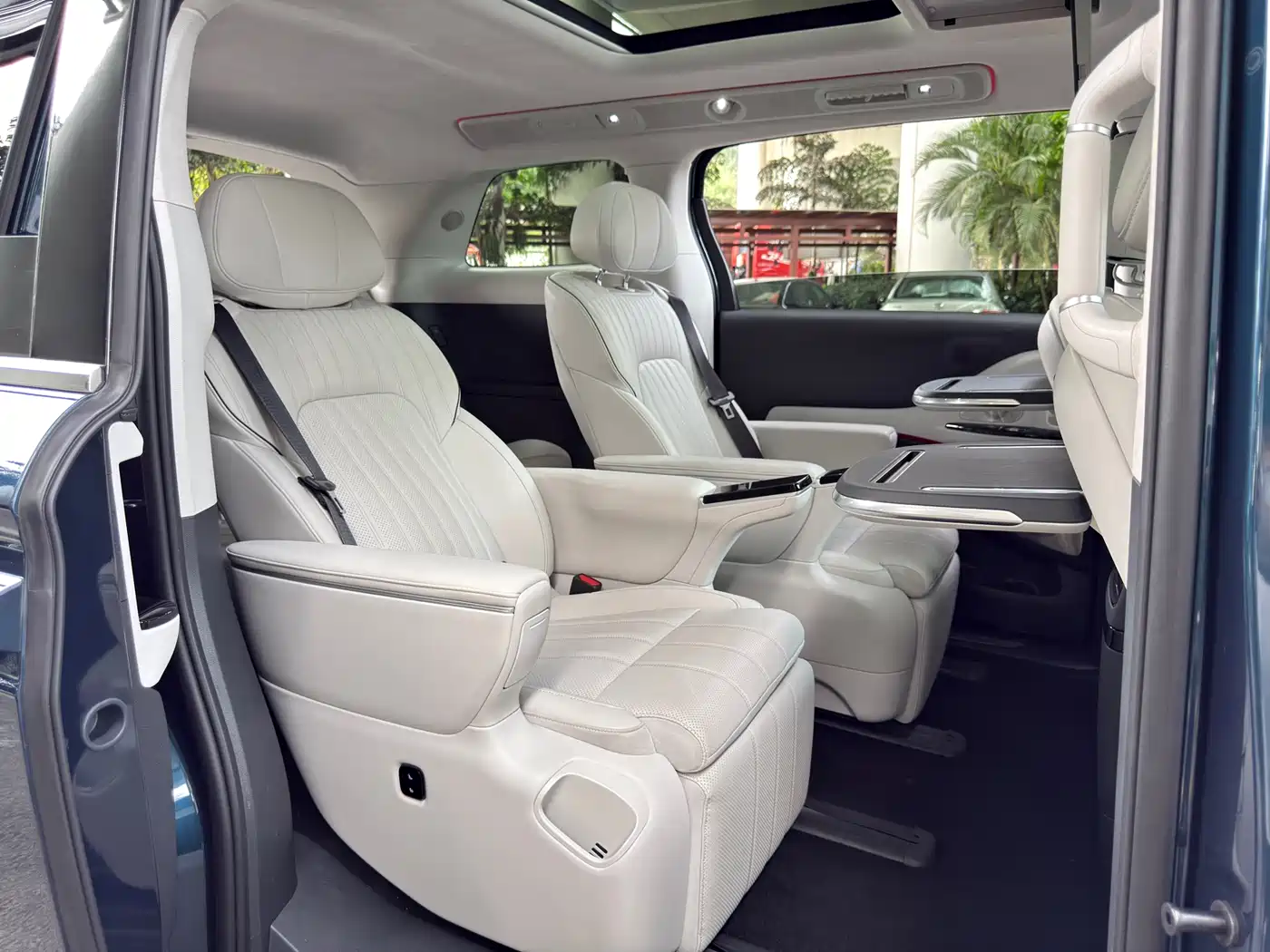 Voyah Auto Voyah Dreamer 2025 PHEV AWD Flagship Kunpeng Edition фото 10