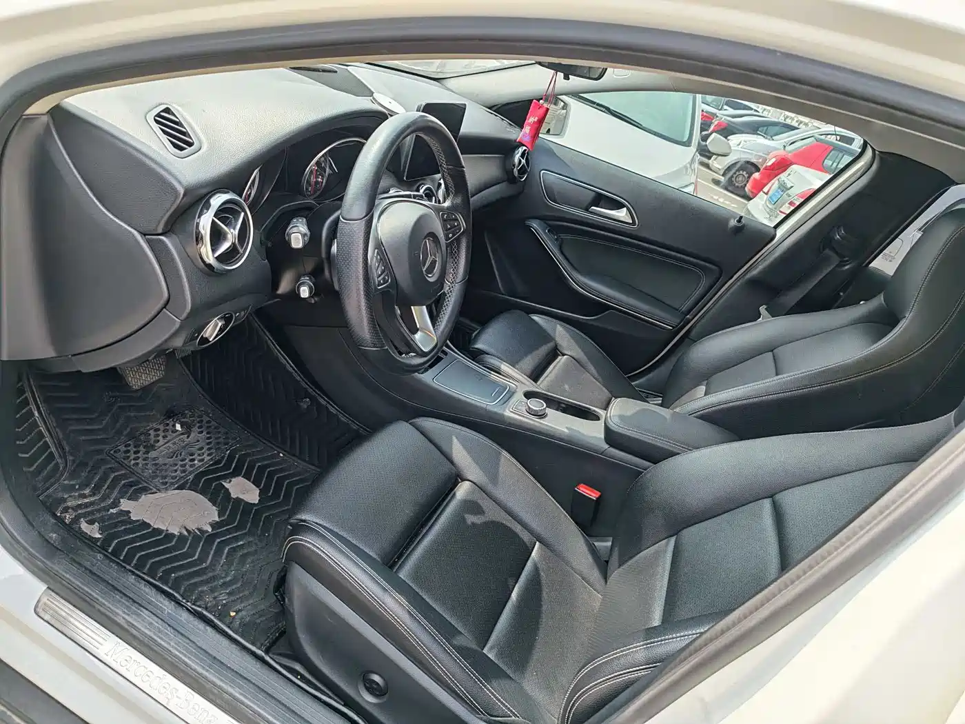 Mercedes-Benz GLA 2017 GLA 200 Dynamic фото 6