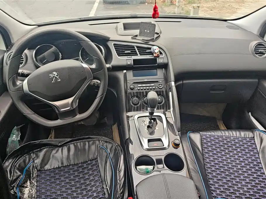 Peugeot 3008 2015 2.0L Automatic Classic Edition фото 12