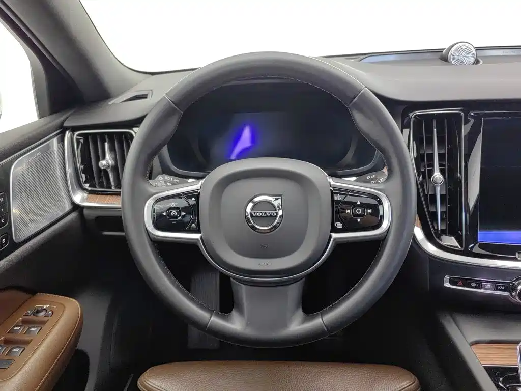 Volvo S60 2024 2025 B4 Smart Elite Luxury Edition