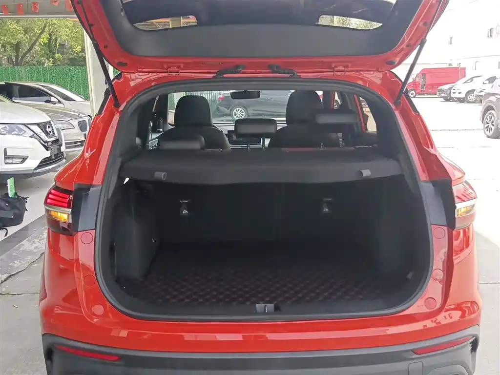 Фото 9 - Geely Coolray