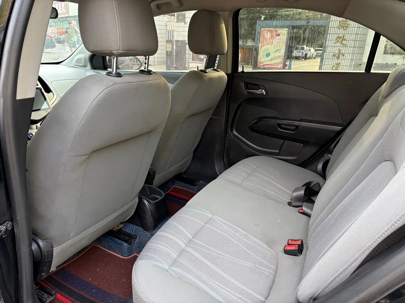 Chevrolet Aveo 2013 2011 Sedan 1.4L MT SE