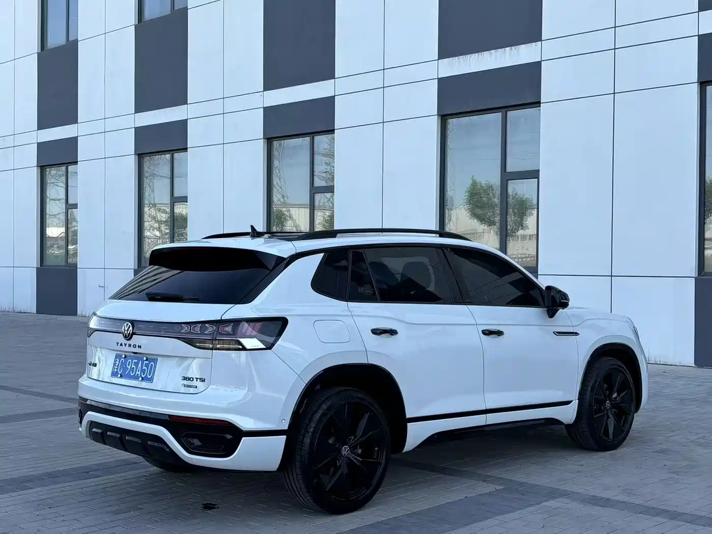 Volkswagen Tayron 2023 Facelift 380TSI 4WD R-Line High Performance Edition фото 8