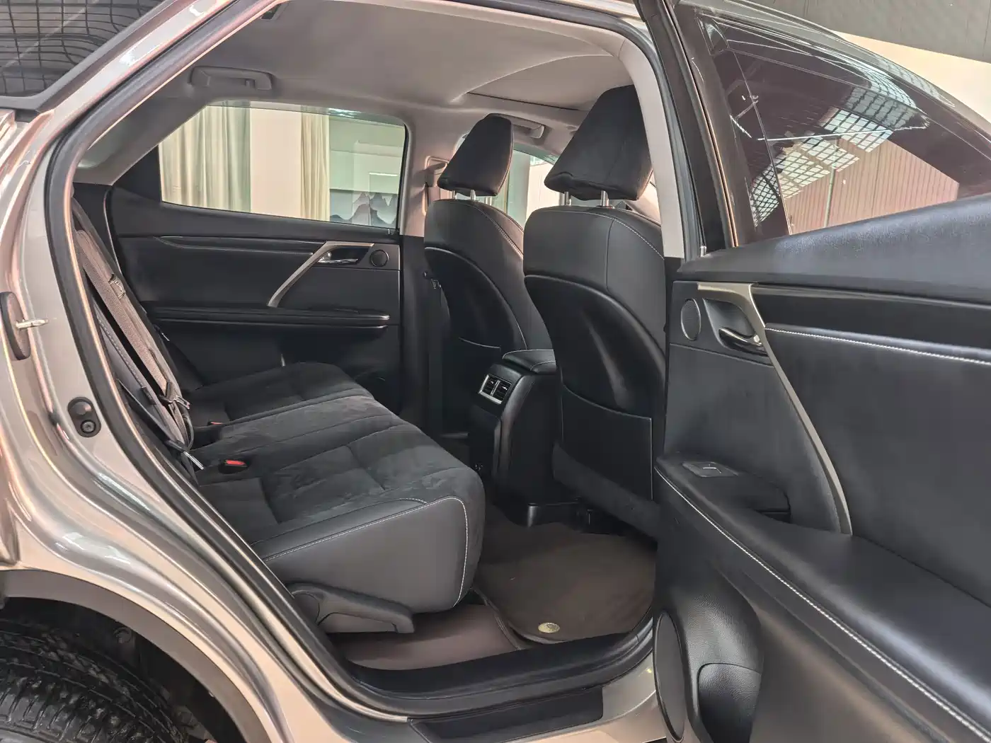 Фото 6 - Lexus RX