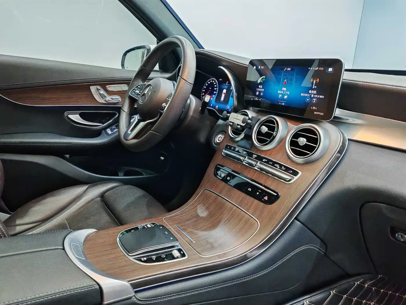 Mercedes-Benz GLC 2021 GLC 300 L 4MATIC Luxury фото 16