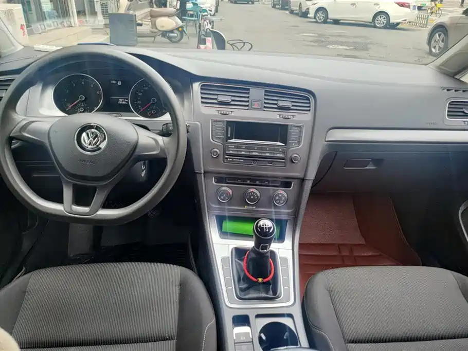 Volkswagen Golf 2016 1.6L Manual Fashion фото 12