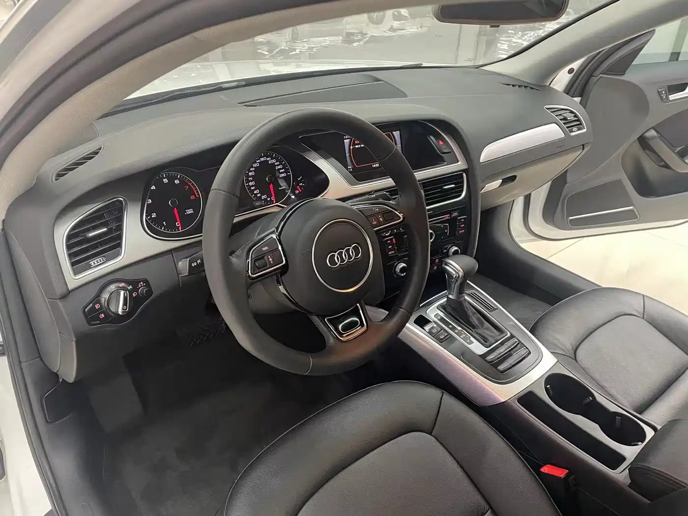 Audi A4L 2015 35 TFSI Auto Standard фото 9