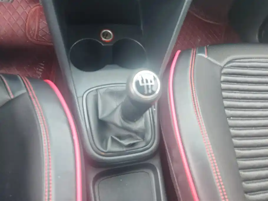 Volkswagen Polo 2013 1.4L Manual Comfort Edition фото 16