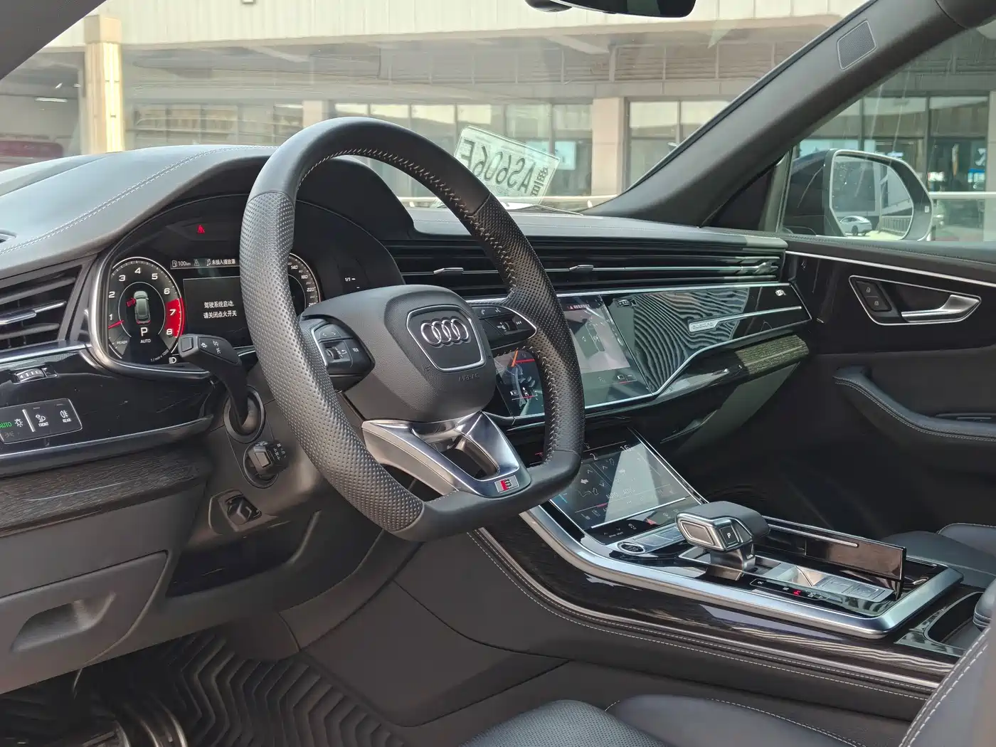 Audi Q8 2021 Model 55 TFSI Exclusive Dynamic фото 11