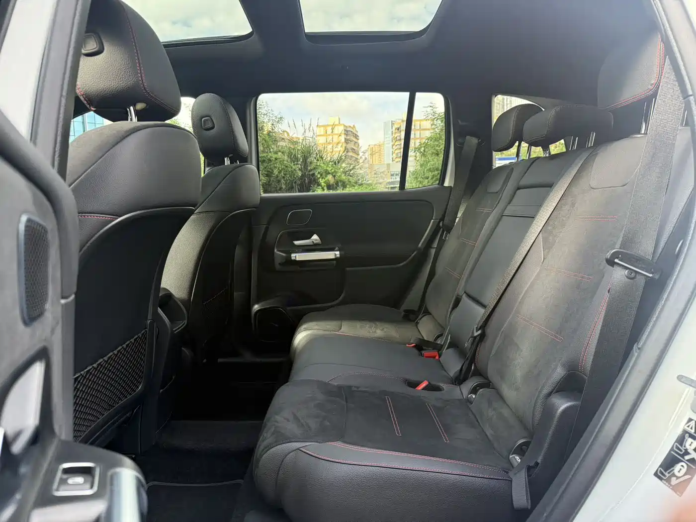 Mercedes-Benz GLB AMG 2024 AMG GLB 35 4MATIC фото 9