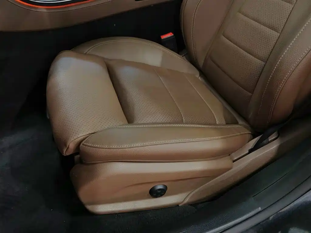 Mercedes-Benz E-Class New Energy 2022 Facelift E 350 e L Plug-in Hybrid Sport Sedan фото 20