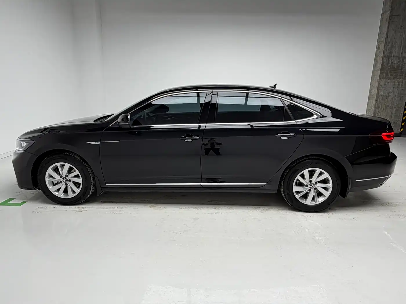 VOLKSWAGEN PASSAT NEW ENERGY