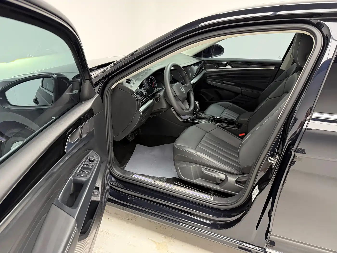 VOLKSWAGEN PASSAT NEW ENERGY