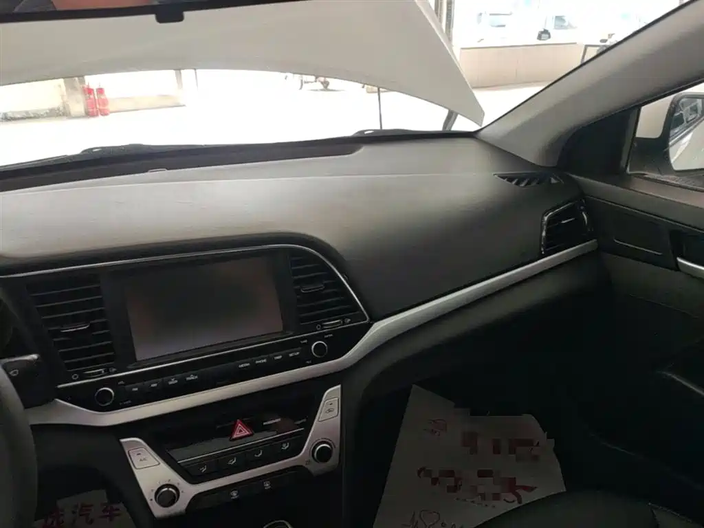 Hyundai Elantra 2016 Model 1.6L Automatic Smart Elite фото 13