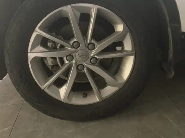 Фото 7 - Geely Coolray