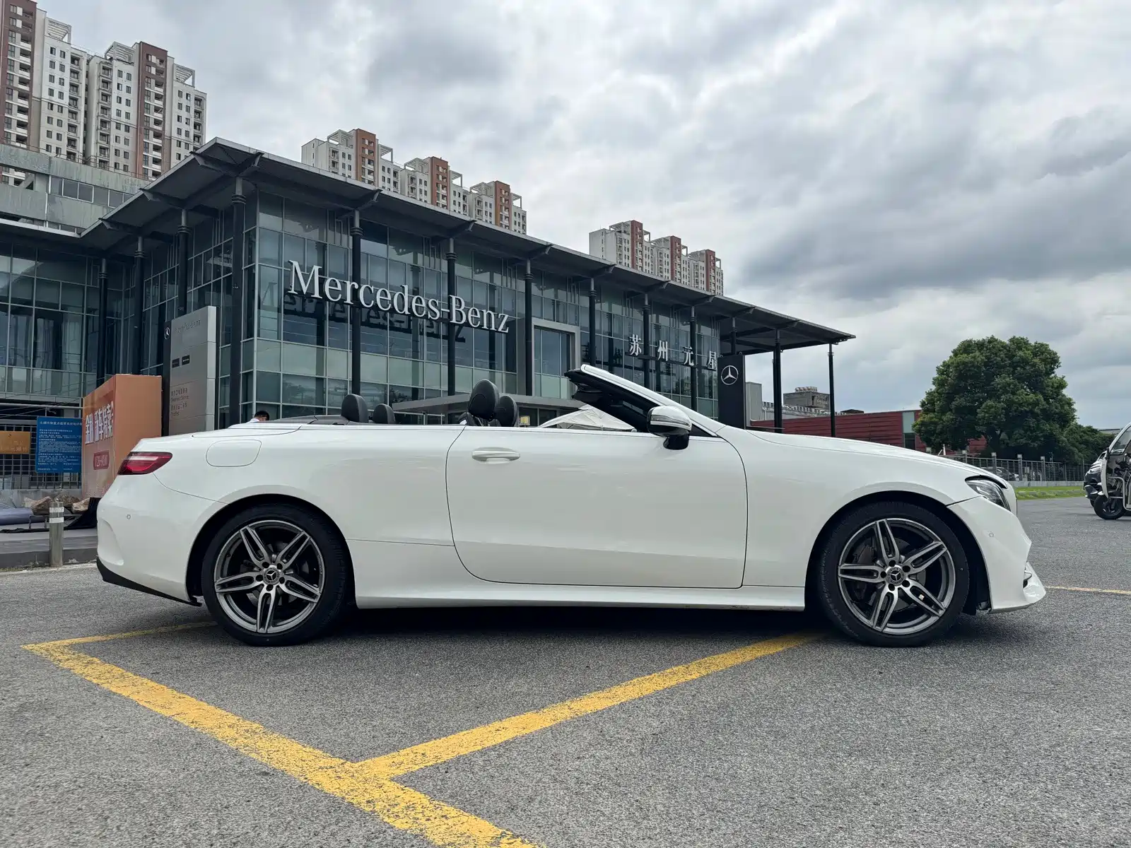 Фото 3 - Mercedes-Benz E-Class (Import)