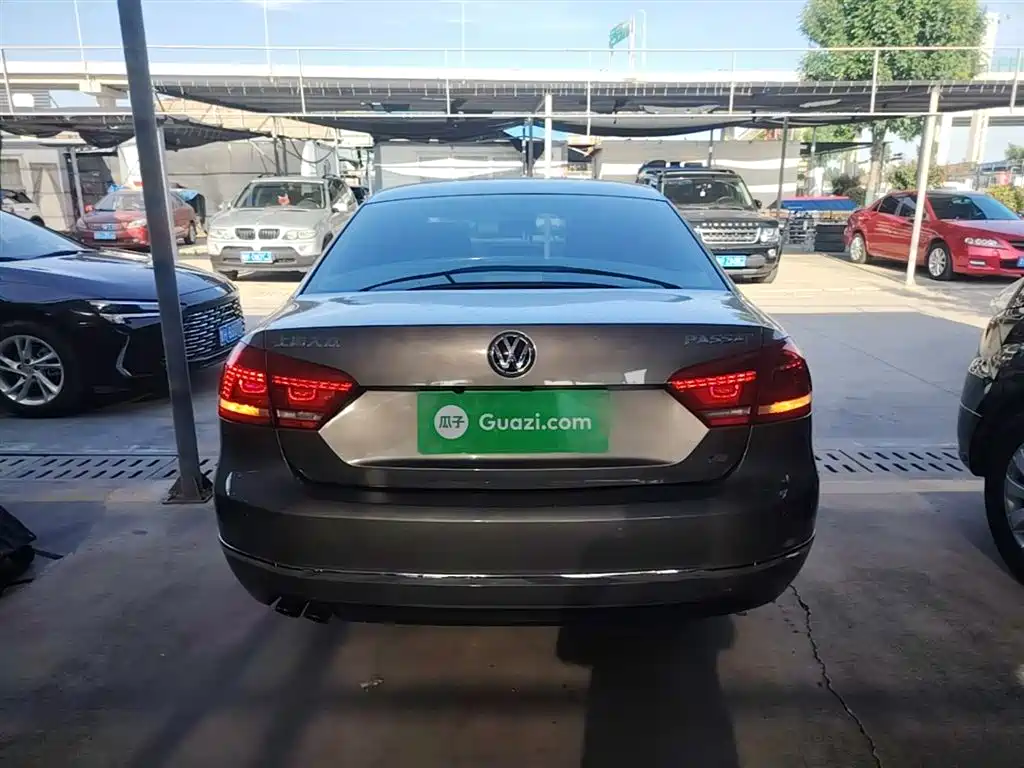 Volkswagen Passat 2014 1.8TSI DSG Luxury Edition фото 6