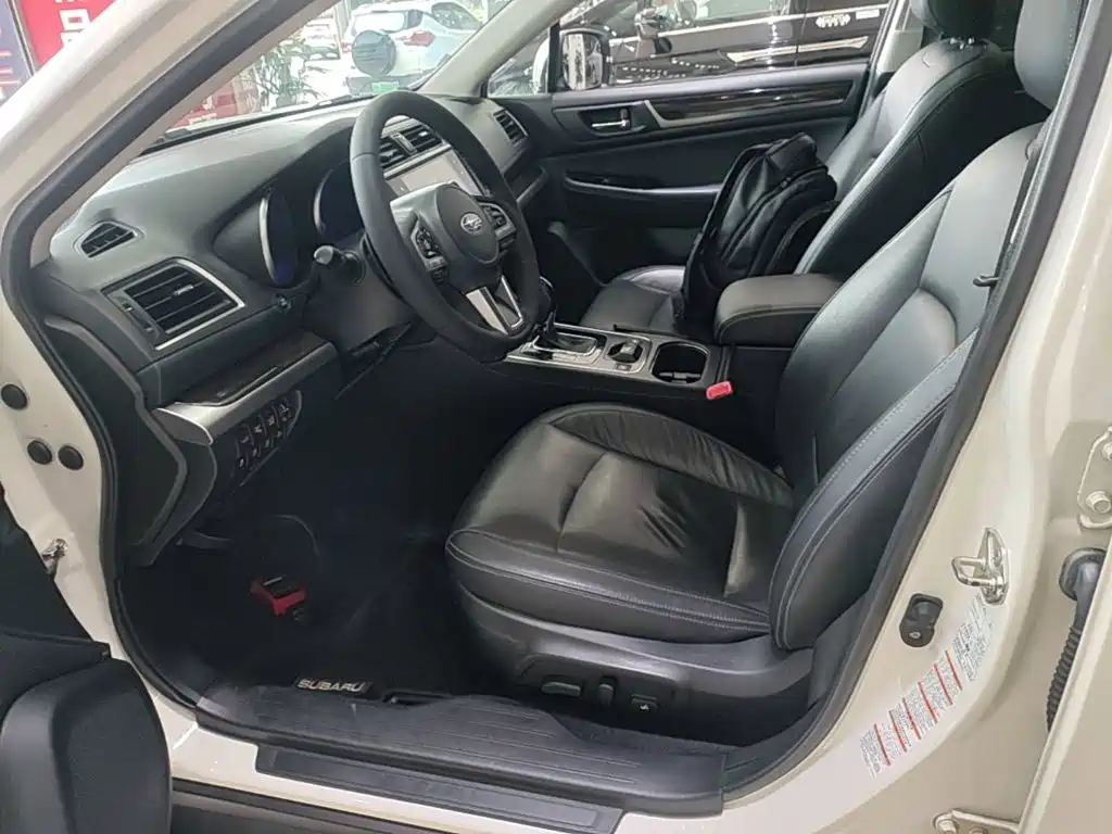 SUBARU OUTBACK