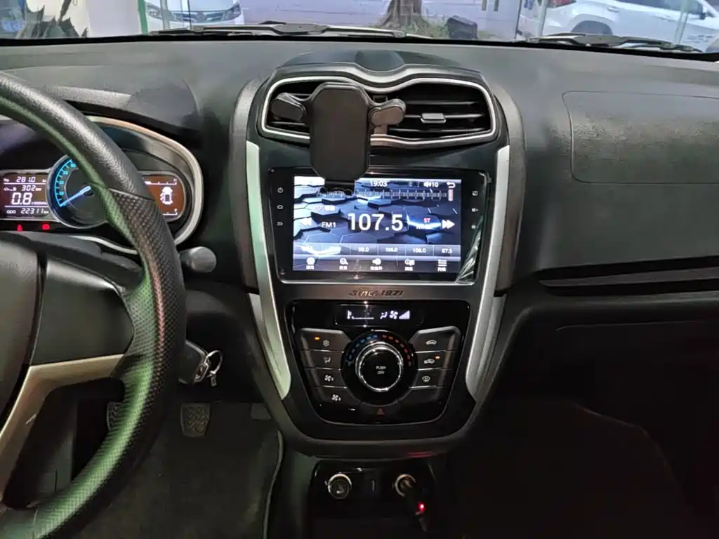 SWM Motor SWM X3 2017 2017 1.5T Manual Fashion
