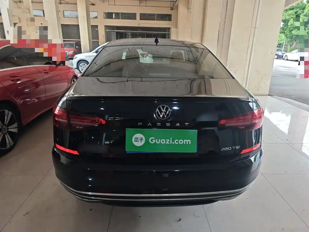 VOLKSWAGEN PASSAT